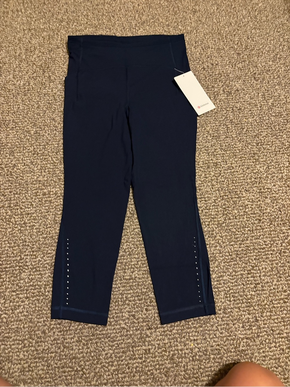 lululemon athletica women's Navy Cropped Leggings